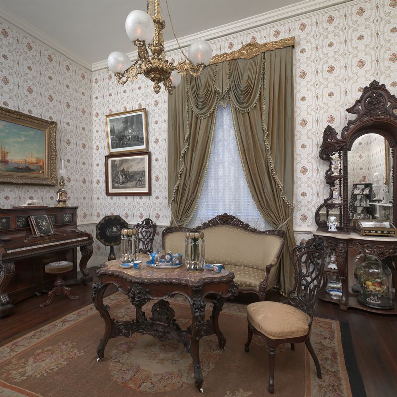 1860s Parlor in Missouri