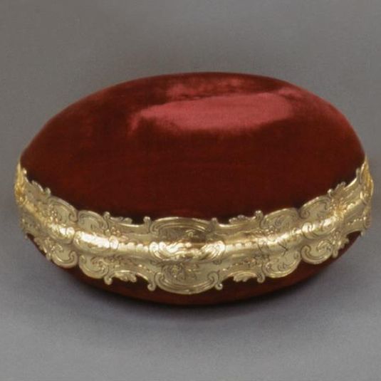 Pincushion from teh Augsburg Service