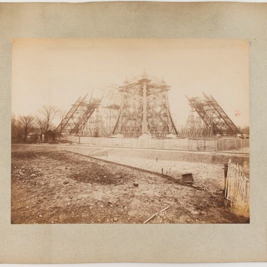 Construction de la Tour Eiffel, 8ème arrondissement, Paris