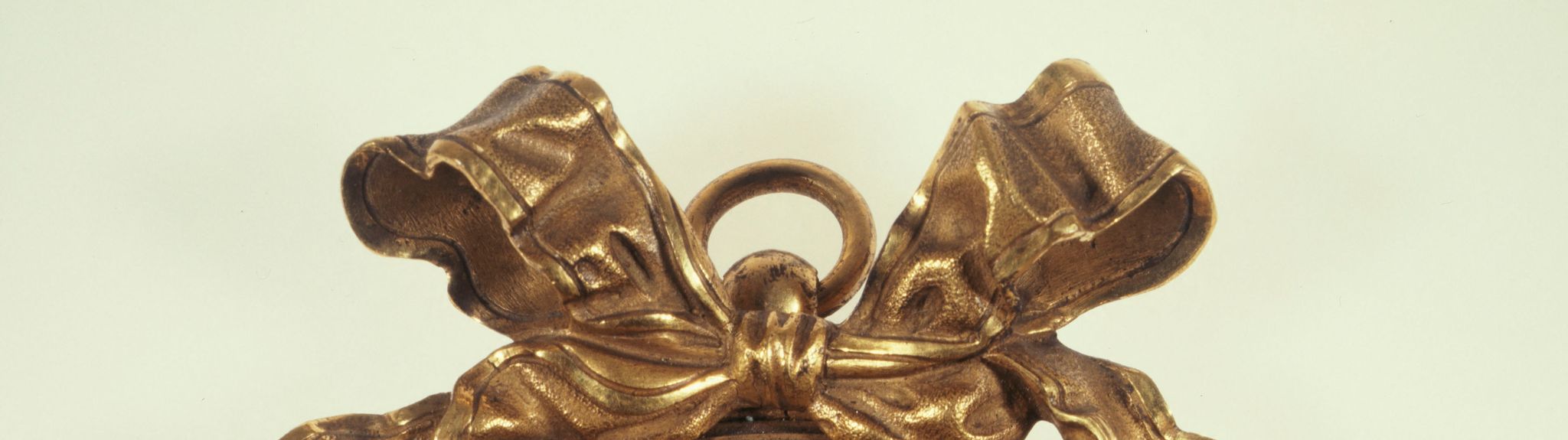 Urne de fleurs et de fruits