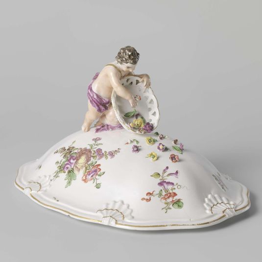 Tureen and stand