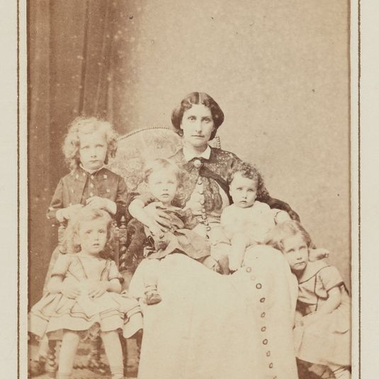 Sophie Berthelot et ses enfants: André, Hélène,Camille, Daniel, Philippe