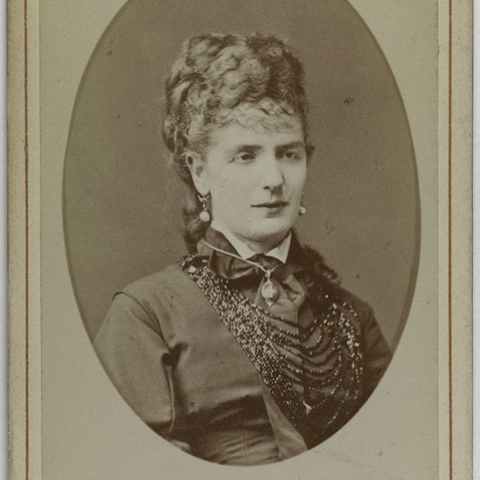 Portrait de Perrin, (actrice)