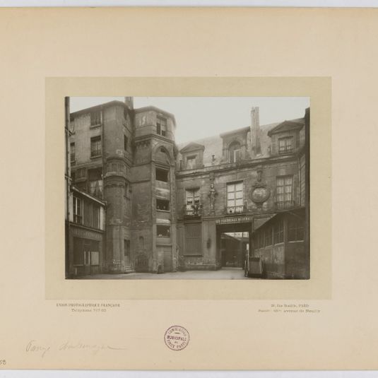 Hôtel du Prévot, passage Charlemagne, 4ème arrondissement, Paris.