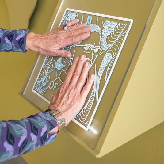 Tactile drawing | Text Description,  Proud Rebels - Philomena Essed