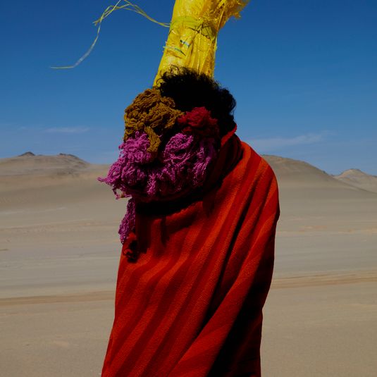 Manta, Ccochinilla Dyed Yarn, Polypropylene Sack, Body in Paracas
