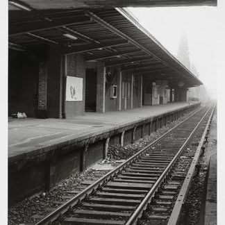 Berlin Geisterbahn - Berlin Stillgelegt (west): Wannseebahn: Sundgauer Strasse, 16-7-83; perron