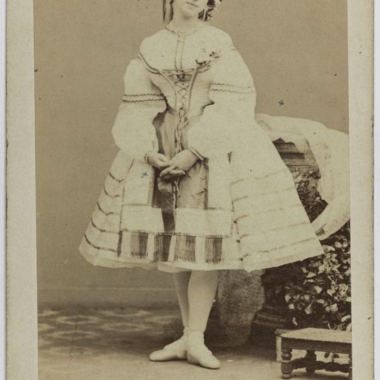 Portrait de Pilvois Clara, (danseuse)