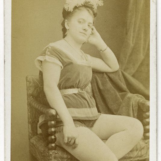 Portrait de Maria Morel, choriste et actrice de théâtre.