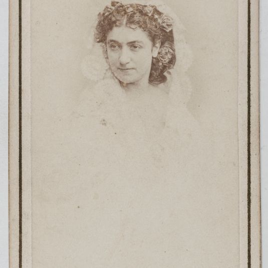 Portrait de Georgette Viguier, dite Georgette Olivier, actrice de théâtre entre 1857 et 1875.