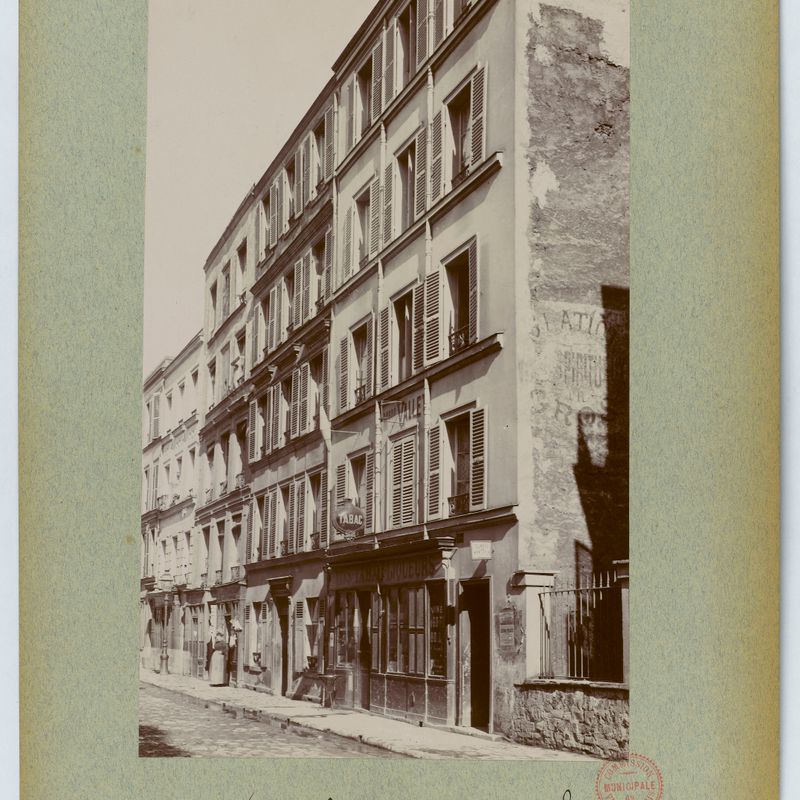 Immeubles, 26, 28 et 30 rue Lambert, 18ème arrondissement, Paris.