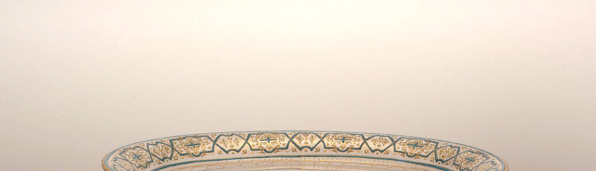Footed dish
