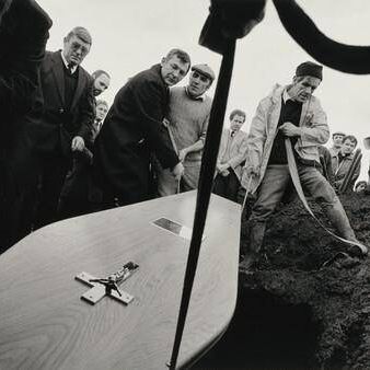 NORTHERN IRELAND. West Belfast. Mourners and press at the funeral of three Republican servicemen killed in Gibraltar.