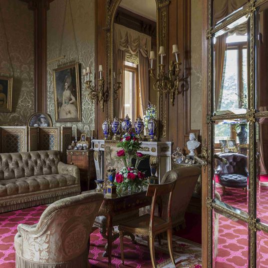 Baron's Room and Tower Drawing Roomand Discover Waddesdon Manor - Audio Tour