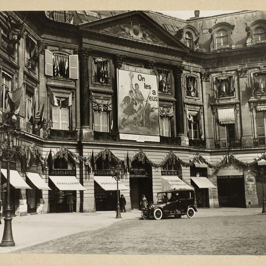 Boutique Van Cleef & Arpels, 22 place Vendôme, 1er arrondissement, Paris.