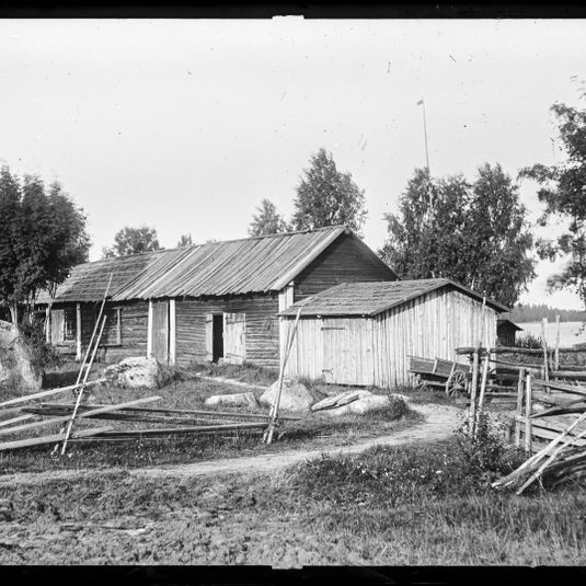 Hietaranta / Ihminen linssin läpi
