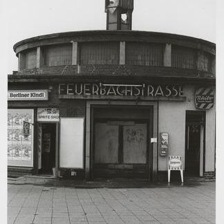 Berlin Geisterbahn - Berlin Stillgelegt (west): Wannseebahn: Feuerbachstrasse, 20-8-83; voorzijde