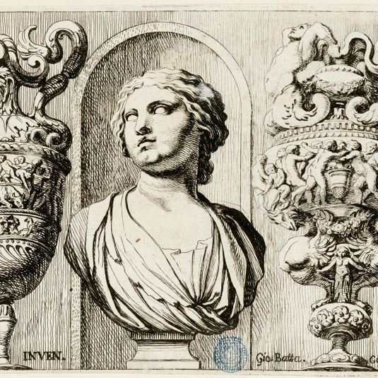 Des Trophées d'armes et de vases d'après Polidore de Caravage : buste de femme dans une niche entre deux vases (Bartsch 49)