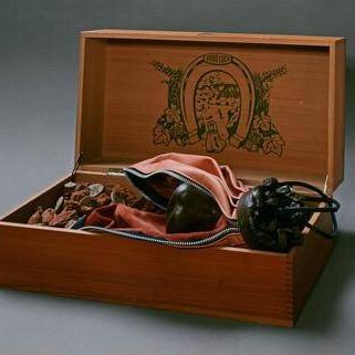Double-Nose/Purse/Punching Bag/Ashtray