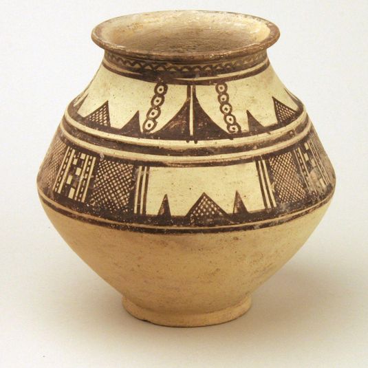 Jar with Mountain Designs
Vase (former title)