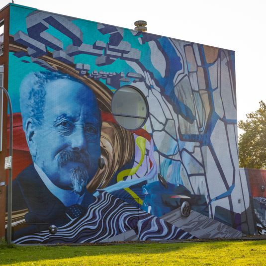 Karski and Beyond & Bier en Brood - The vision of Lelyand Street Art Tour Lelystad