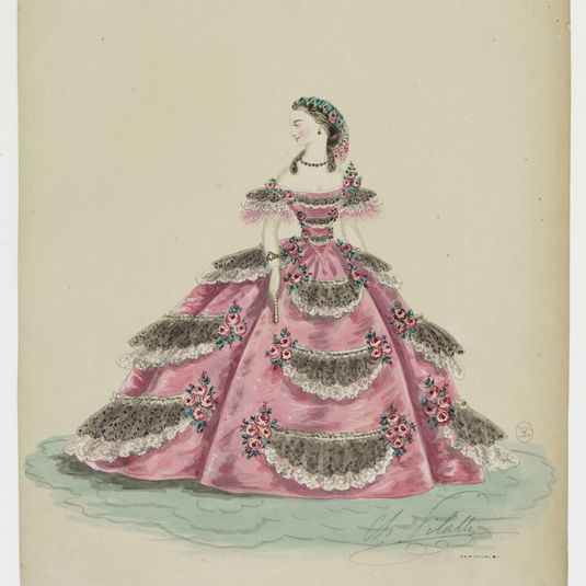 Femme en robe rose