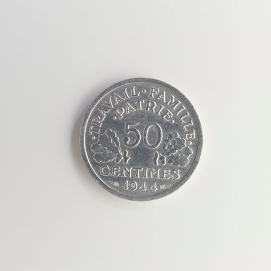 Pièce de 50 centimes en aluminium de l'Etat français, 1944