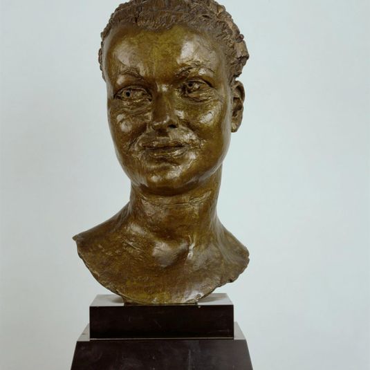 Portrait bust of Lisa Sainsbury