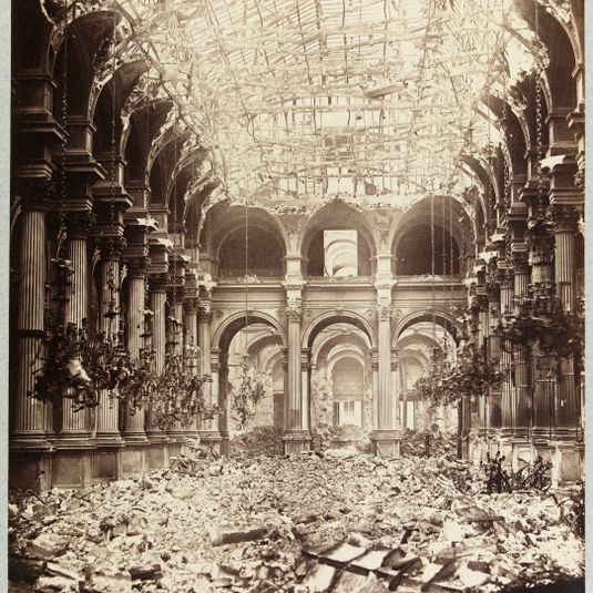 Ruines de la Commune : Hôtel de Ville, salle des fêtes. Juin 1871, 4ème arrondissement, Paris.