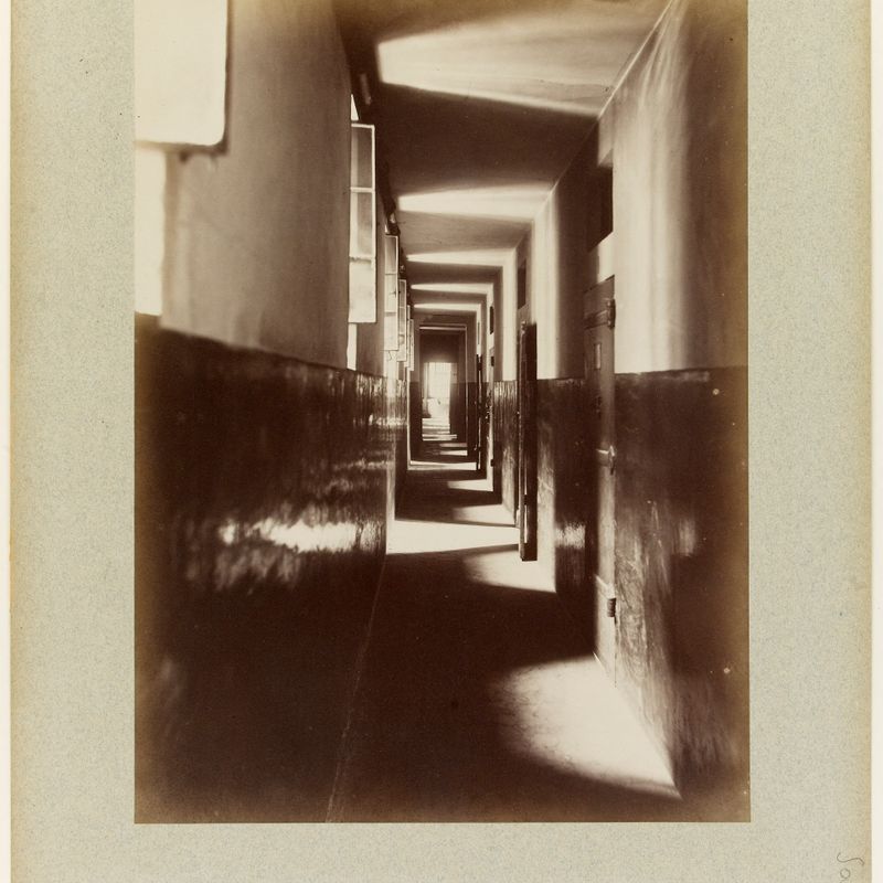 Prison Sainte-Pélagie, 14 rue du Puits-de-l'Ermite. Couloir de la dette, 5ème arrondissement, Paris.