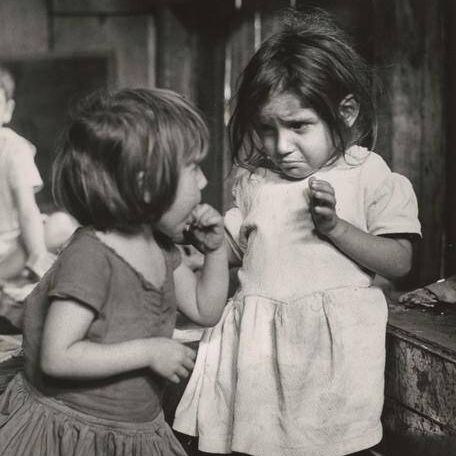 Albia and Isabel, the Favela