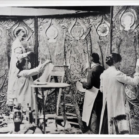 Mary as a craftswomanand Mary Watts tour