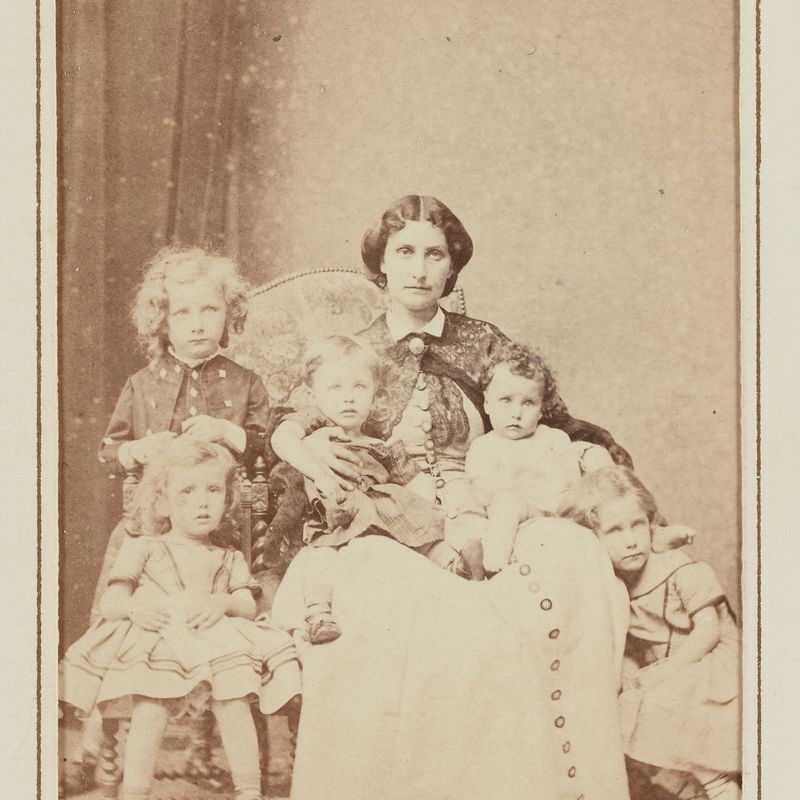 Sophie Berthelot et ses enfants: André, Hélène,Camille, Daniel, Philippe