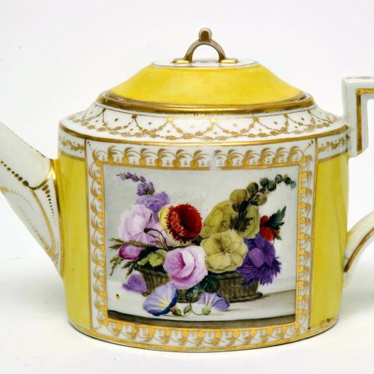 Teapot. c.1807