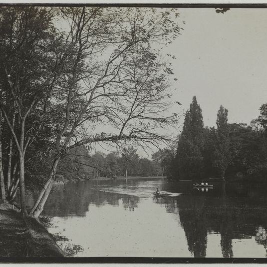 Bois de Vincennes ou bois de Boulogne, 12e ou 16ème arrondissement, Paris.