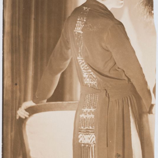 Manteau brodé