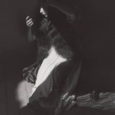 Retrato de lo Eterno (Woman Combing Her Hair)