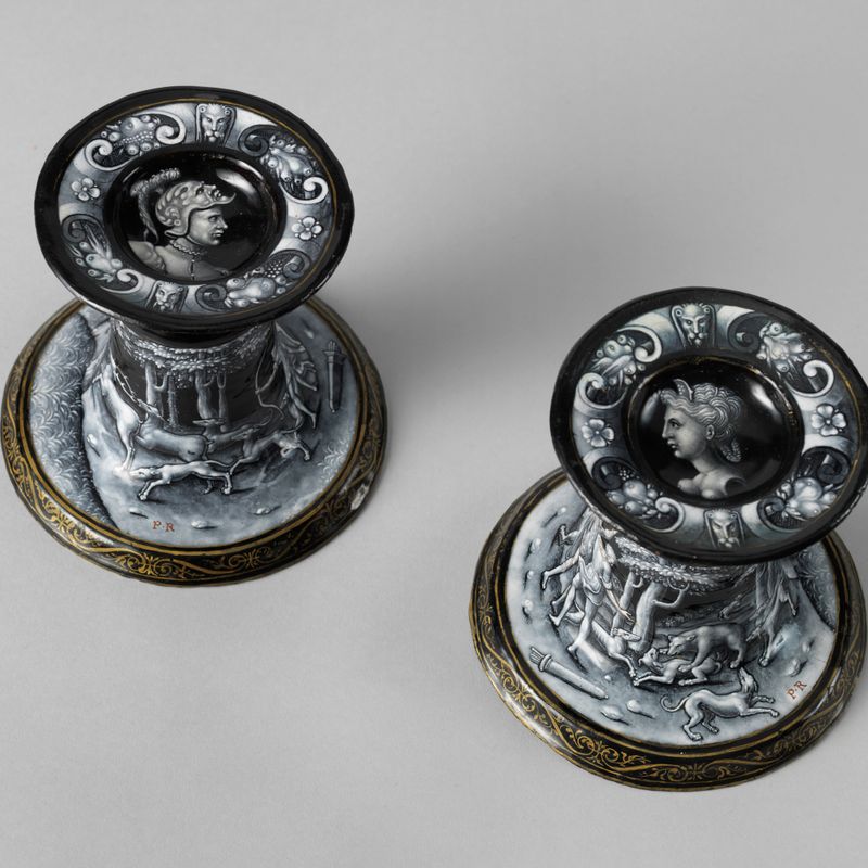 Salière à décor de scènes de chasse au cerf ; buste d'homme
