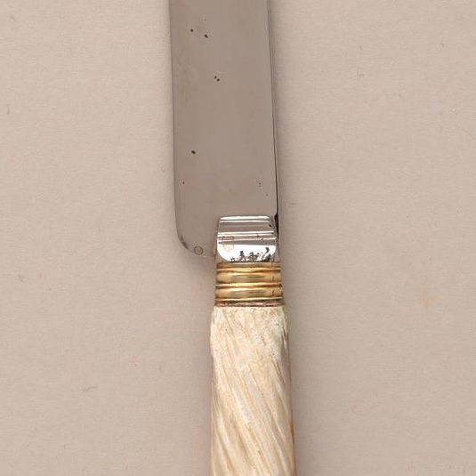 Dessert knife