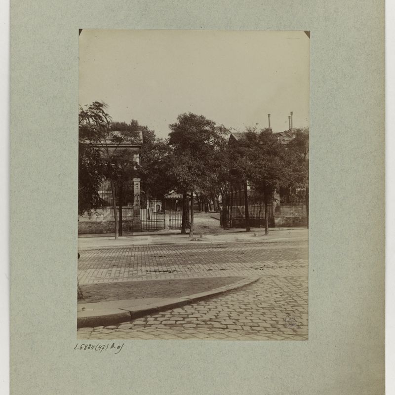 Entrée de l'ancien abattoir de Villejuif, 151 boulevard de l'Hôpital, 13ème arrondissement, Paris