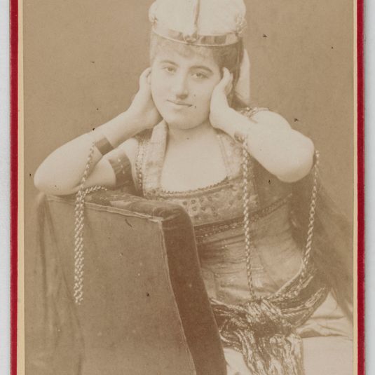 Portrait de Noémie (cadetti), actrice au théâtre de l'Eldorado.